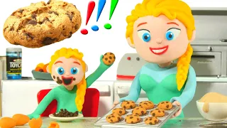 The Girls Make Chocolate Chip Cookies 💕Cartoons For Kids