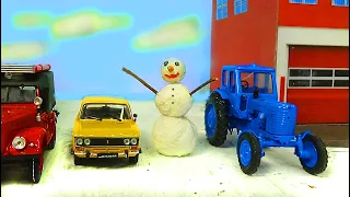 Сборник любимых зимних серий про тракторы и машинки.