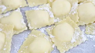 Gluten Free Three Cheese Roasted Garlic Ravioli | A pasta lover's dream!!