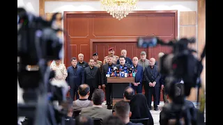 المؤتمر الصحفي لرئيس مجلس الوزراء مع عدد من الوزراء ومسؤولي الاجهزة الأمنية والخدمية في كربلاء