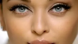 Aishwarya Rai - Volume Shocking by L'Oréal Paris Commercial