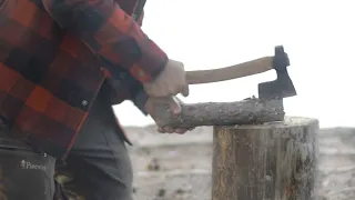 Bushcraft in Sweden: Carving the spatula, blueberries and Boletus edulis