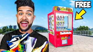 I Opened A Free Sneaker Vending Machine In Public!