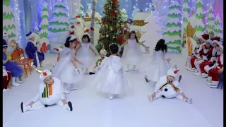 Танец снеговиков и снежинок. Видео Sirin.