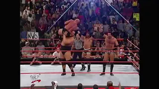 Big Show Chokeslams to Stone Cold Steve Austin