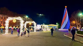 Новогодний СЕВАСТОПОЛЬ-я ПРИБАЛДЕЛ, от новых ИЛЛЮМИНАЦИЙ!Площадь Нахимова,Приморский бульвар!Крым