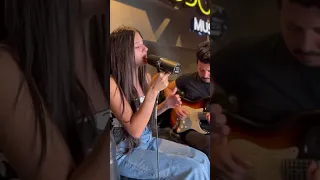 Ana Castela canta "Despedida de Casal" música de Gustavo Mioto