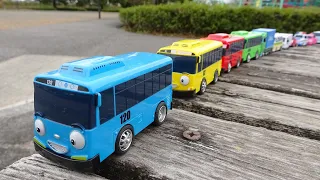 20Types Tayo the Little Bus Toy ☆ 꼬마 버스타요 (Chibikko Bus Tayo) Let's play with a round rail toy!