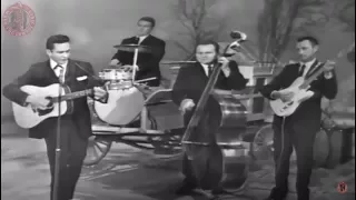 Johnny Cash And The Tennessee Three - Ring Of Fire