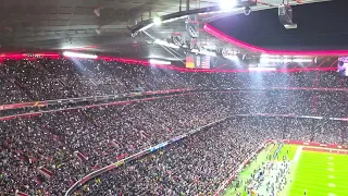 NFL Munich Game Buccaneers vs. Seahawks - Fans are singing Country Roads by John Denver