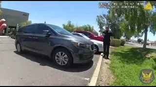 Phoenix Police officers rescue 2 children from hot car