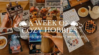 a week of cozy hobbies 📖☁️ reading, blind boxes, new keyboard, and a book nook diy ✨