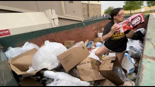 Dumpster Diving at KROGER for the First Time! Food, Drinks, and More Rescued!