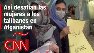 Mujeres afganas desafían a los talibanes todos los días con estos actos