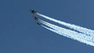 USAF Thunderbirds pass over Thunder & Lightning Over Arizona Airshow. (2023)