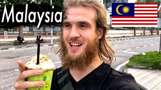 Trying a 4$ Avocado Juice in Penang Malaysia