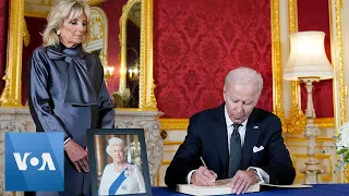 Biden Signs Queen Elizabeth's Condolences Book