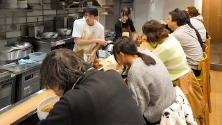 Waiting in a long line! Specialty tempura and prime beef udon! The best udon shop in Tokyo!