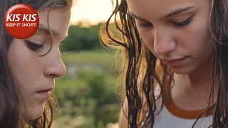 LGBT short film on a girl falling in love with her best friend | "Molt" - by Nathalie Álvarez Mesén