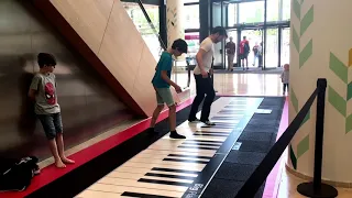 !no fake! FADED on Giant Piano 😎🥳🎹 played by 10 years old boy! Finally the real thing