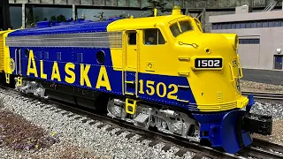 Lionel's Alaska Railroad F7 Passenger Set is Over 18 Feet of Train!