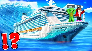 JJ and Mikey Escape From TSUNAMI on The Cruise Ship in Minecraft ! - Maizen