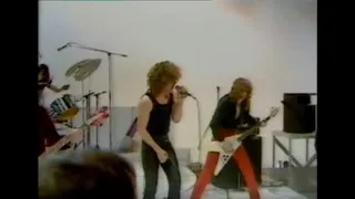 Diamond Head - Helpless (Live on Look Hear)