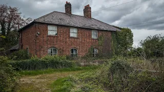 Haunted Abandoned House ! Family Still Haunts There Abandoned Mansion In the Woods