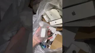 INSANE FIND!😳Dumpster diving at Apple Store.