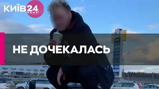 У Росії дівчина вкрала в окупанта мільйони рублів та знайшла собі нового хлопця