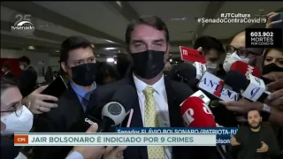 Renan Calheiros entrega relatório final da CPI e atribui nove crimes a Bolsonaro