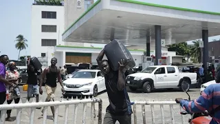 Faced with a shortage, Nigerians queue for hours for petrol as prices soar