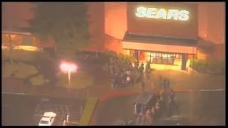 3 Dead, Including Gunman, in Ore. Mall Shooting