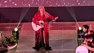 TAYLOR SHITEH SINGS ALL TOO WELL