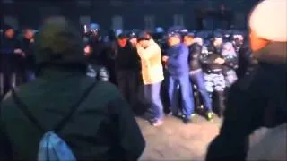 Евромайдан Митигующие атакуют Титушек