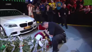 Alberto Del Rio accidentally hits Santa Claus with his car: Raw, Dec. 24, 2012