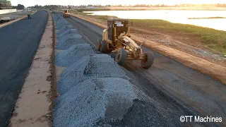 Excellent Processing Have Talented Skill Building Road Foundation With Motor Grader Spreading Gravel