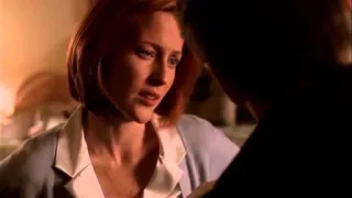 THE X FILES S08E21  Mulder and Scully first true kiss