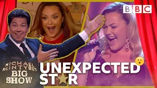 Power ballad singer shocked by Michael's Egyptian tomb prank  🎶🎤- BBC