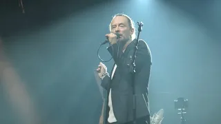 Gawpers - Thom Yorke and Katia&Marielle Labèque, 7-april-2019, Philharmonie de Paris