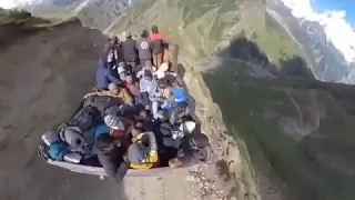 Uçan hali değil!!! Himalaya dağlarında toplu taşimacilik