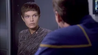 Archer asks T'pol out on a date
