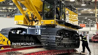 PC900LC Komatsu 2023 Large Excavator Loading on Lowboy Trailer