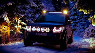 48H TRANSFORMATION ON A LANDROVER DISCOVERY – OFF TO DAKAR WITH MAX HUNT - STRANDS LIGHTING DIVISION