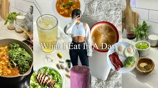 WHAT I EAT IN A DAY VLOGMAS | martial arts workout + cooking all my meals