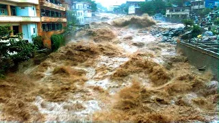 People are running away! Flood destroys houses and bridges in Bolivar, Ecuador