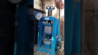 M30 grade concrete cube compression test