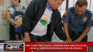 PNP chief Dela Rosa, sinermunan ang pulis na nahuli umanong bumabatak ng droga