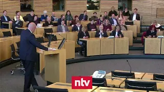 Kemmerich bei Antrittsrede beschimpft | ntv