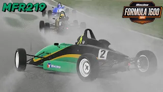 To Go Off Or Not To Go Off - Formula 1600 Trophy - Mosport - iRacing Road